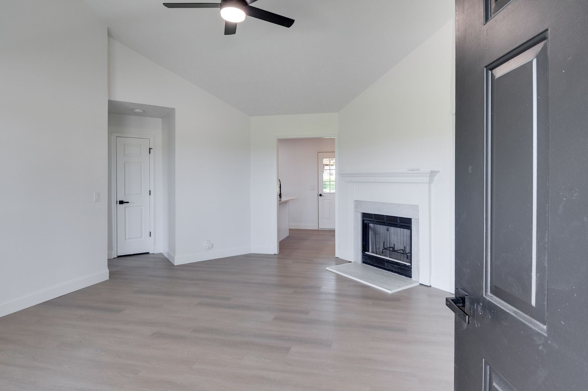3-bed home sold in Antioch, TN 37013, 870 Reeves Rd 870 Reeves Rd, Antioch TN 37013 3-bed home, photo 2 of 33