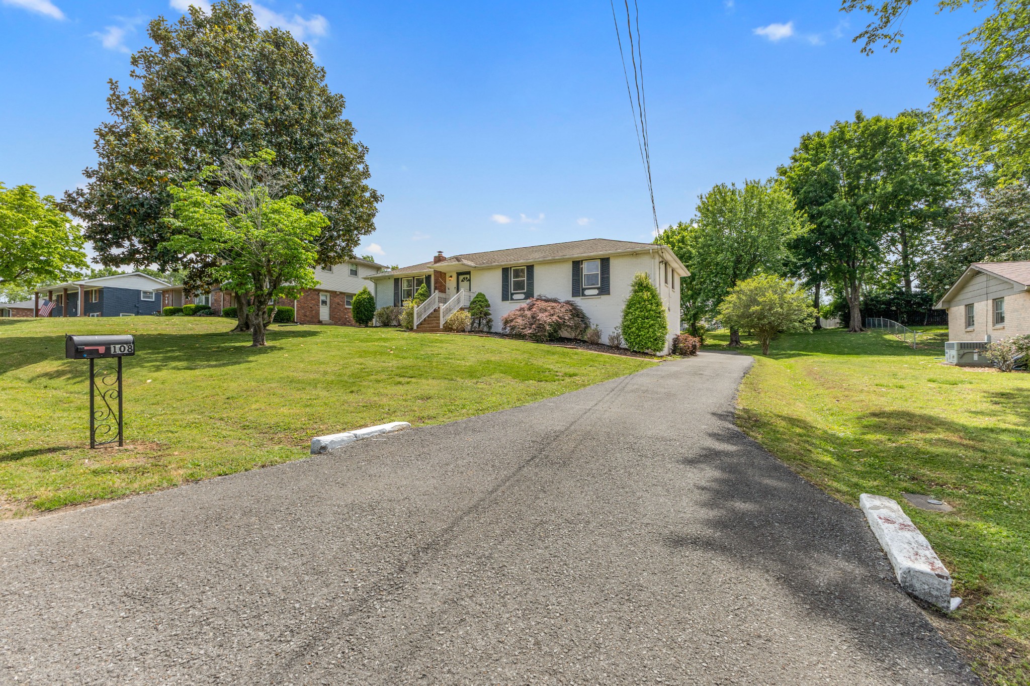 108 Maureen Dr