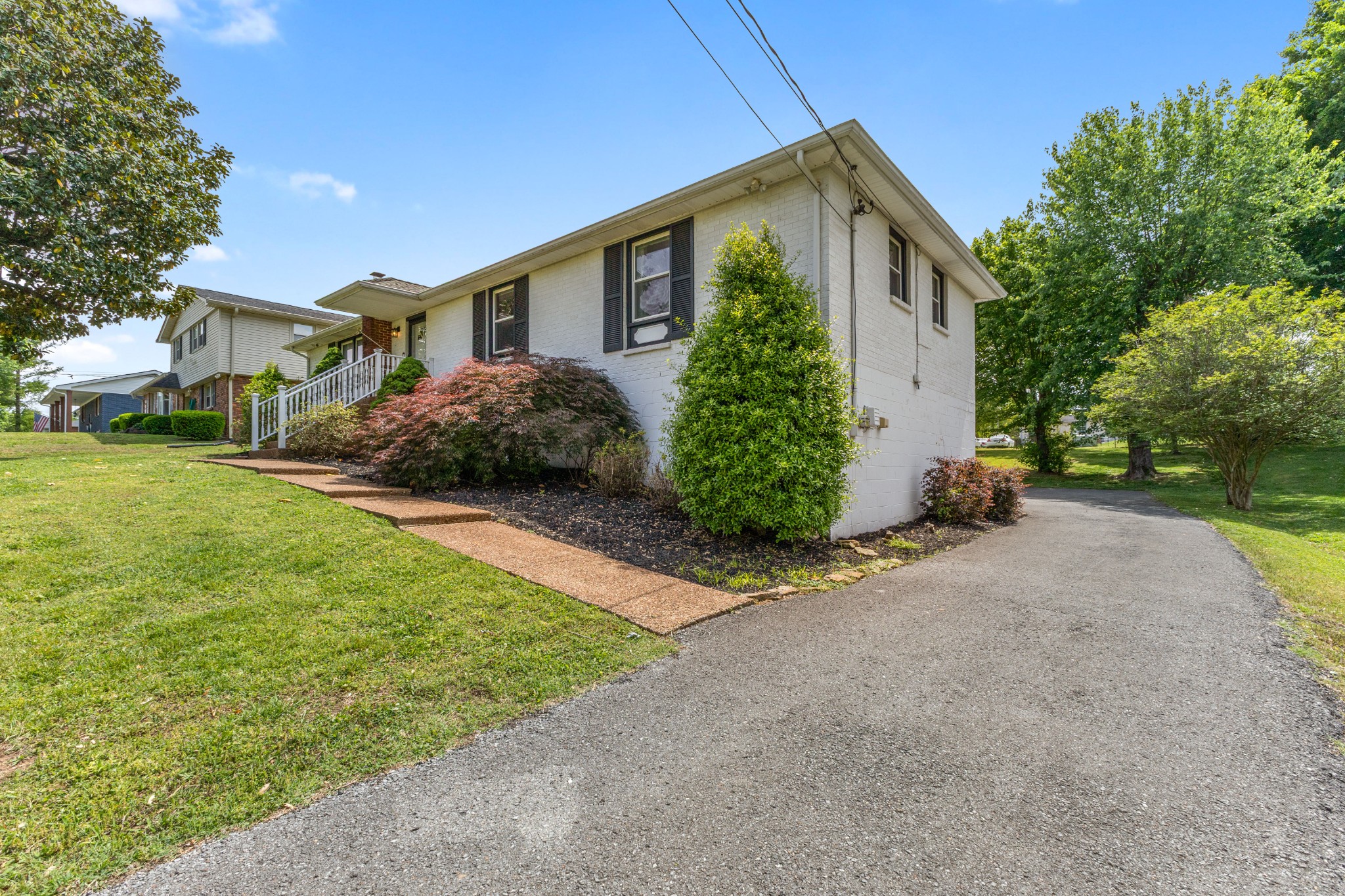 108 Maureen Dr
