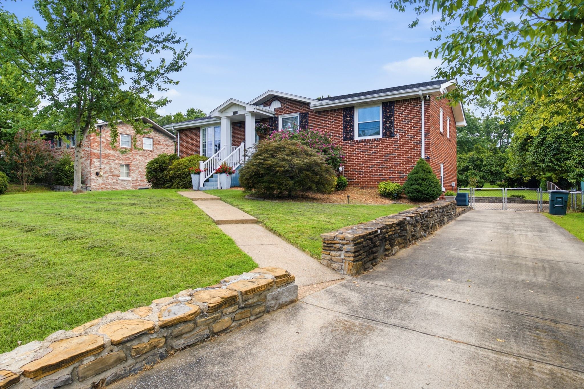 300 Weldon Dr