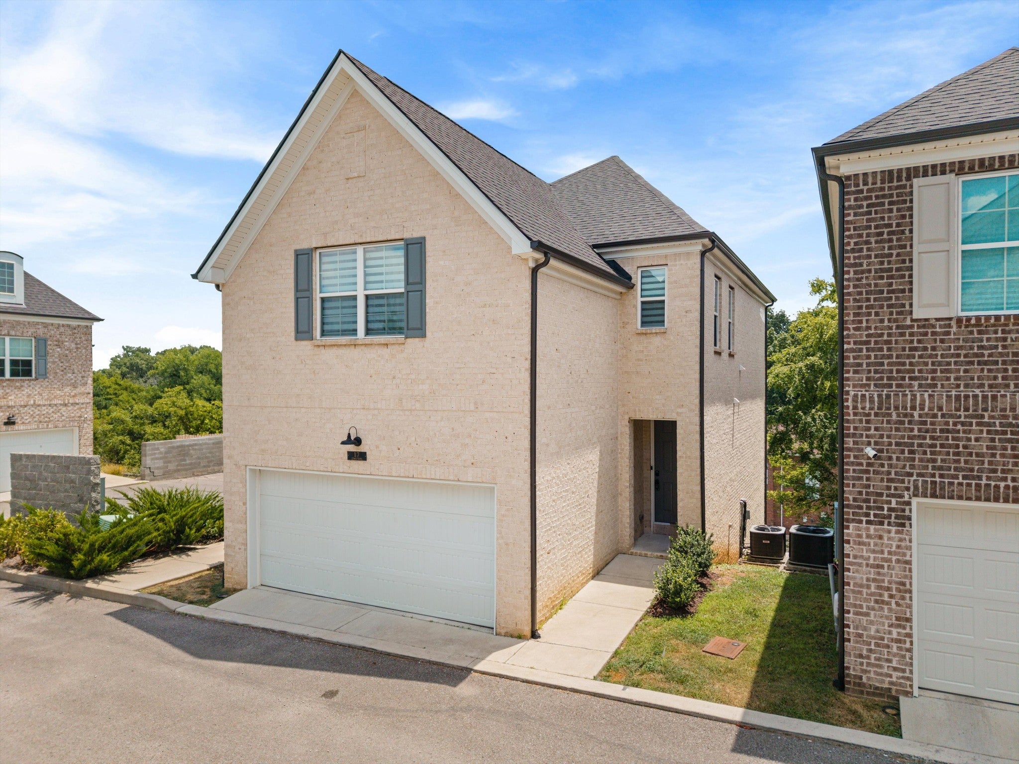 3-bed listing at 2656 Lakevilla Dr 17, Nashville