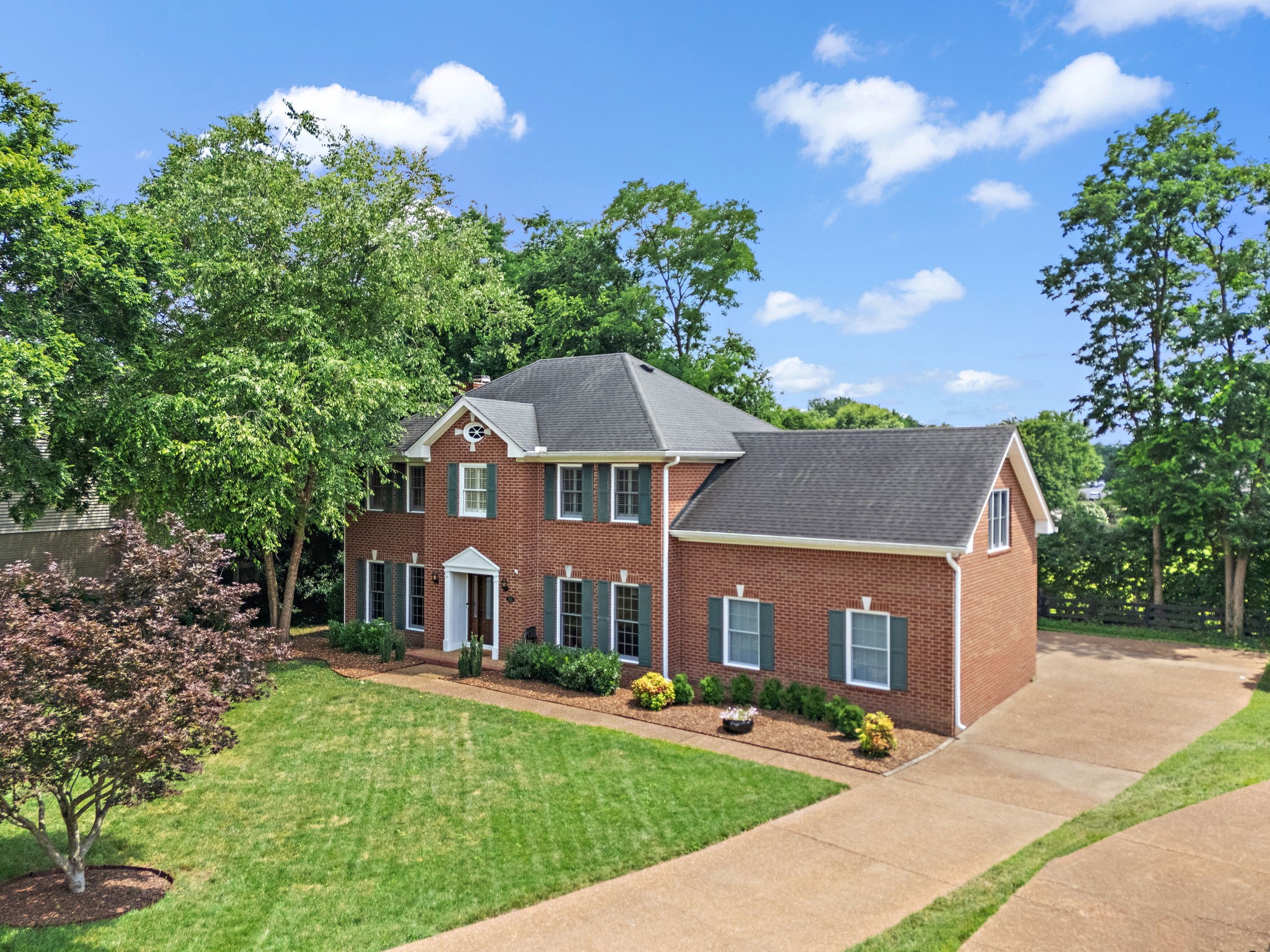 513 Foxcroft Cir