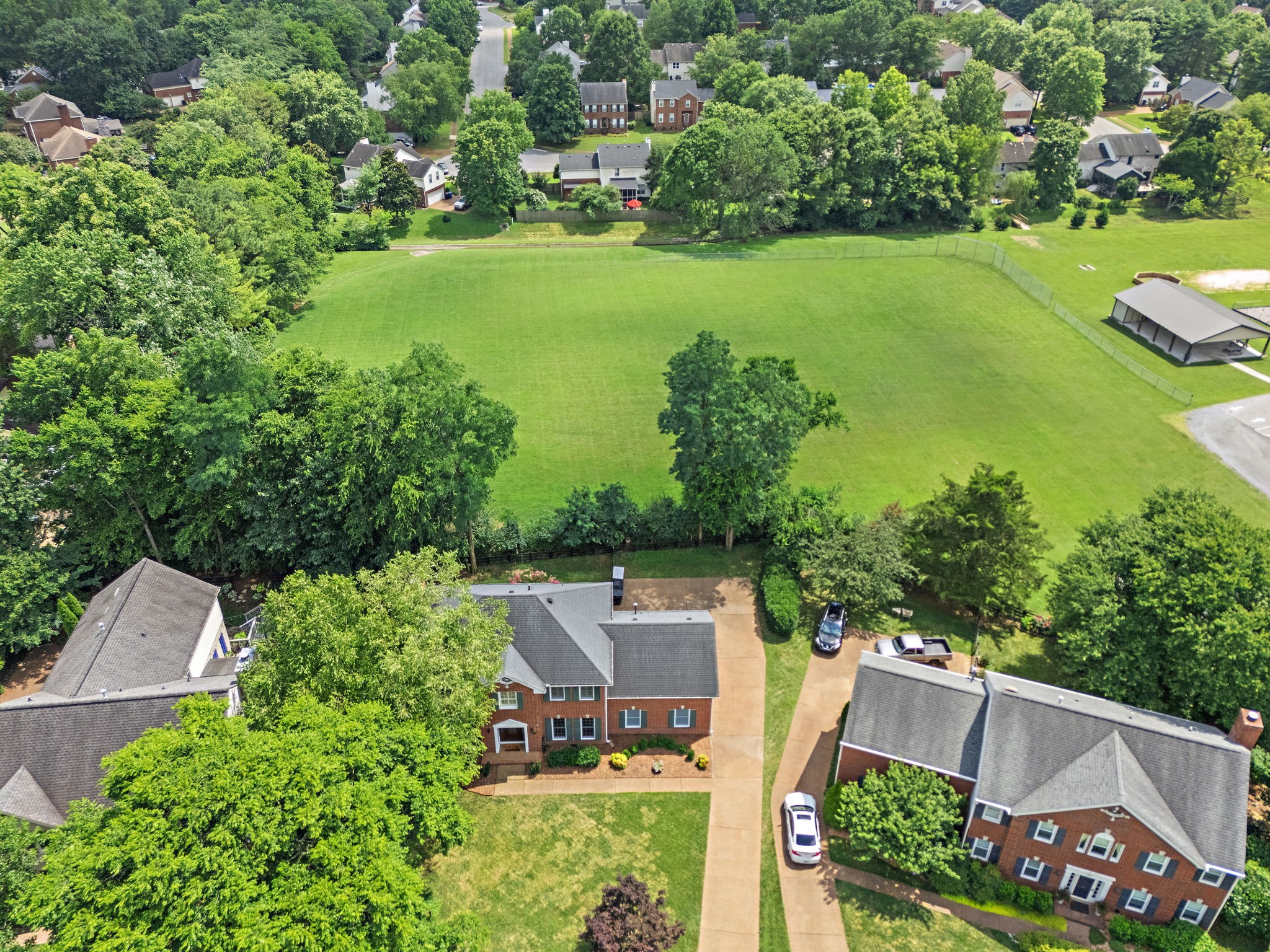 513 Foxcroft Cir