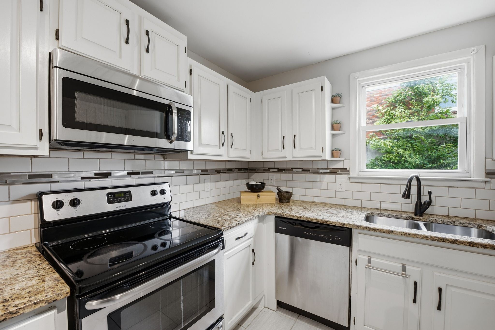 4-bed home for sale in Nashville, TN 37211, 221 Wallace Rd 221 Wallace Rd, Nashville TN 37211 4-bed home, photo 4 of 20