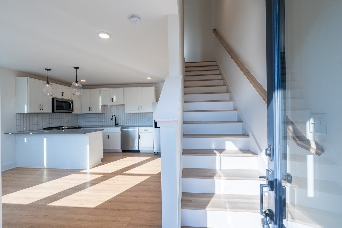 102 Duke St 8