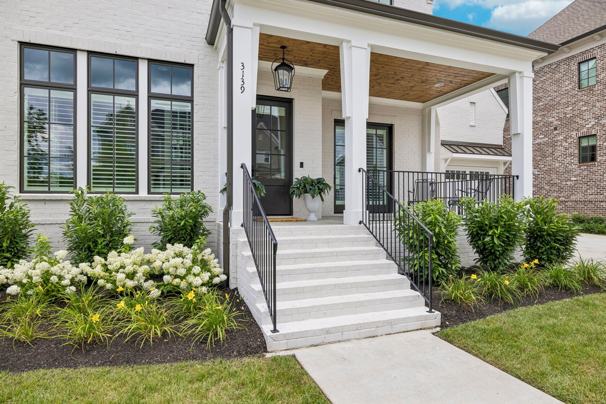 3139 Long Branch Cir