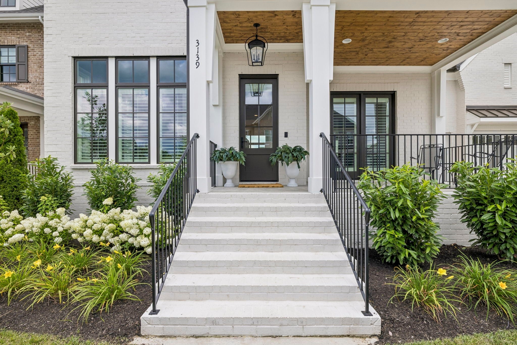 3139 Long Branch Cir