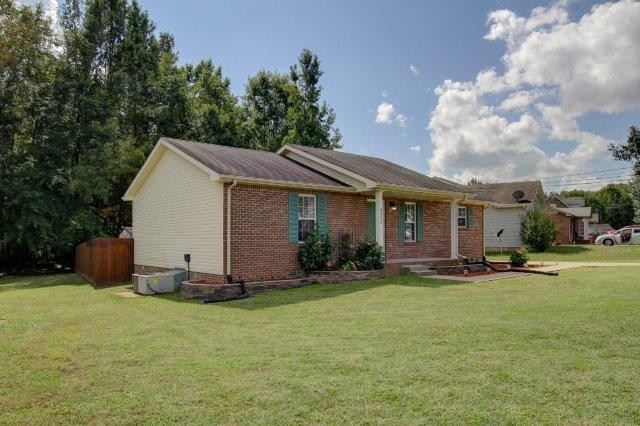 421 Woodale Dr