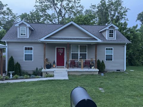 103 Lockhart St Dickson TN 37055