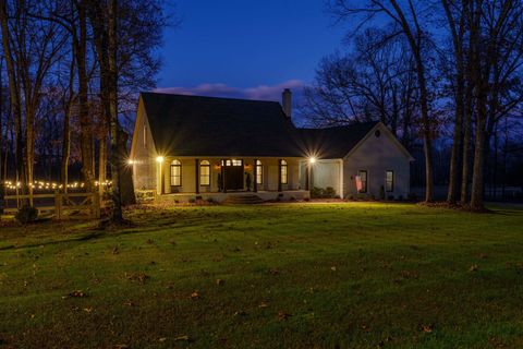 301 Walnut Creek Rd Killen AL 35645