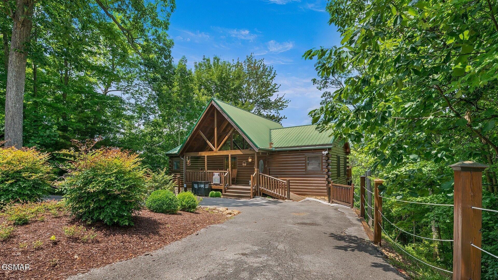 2117 E View Drive