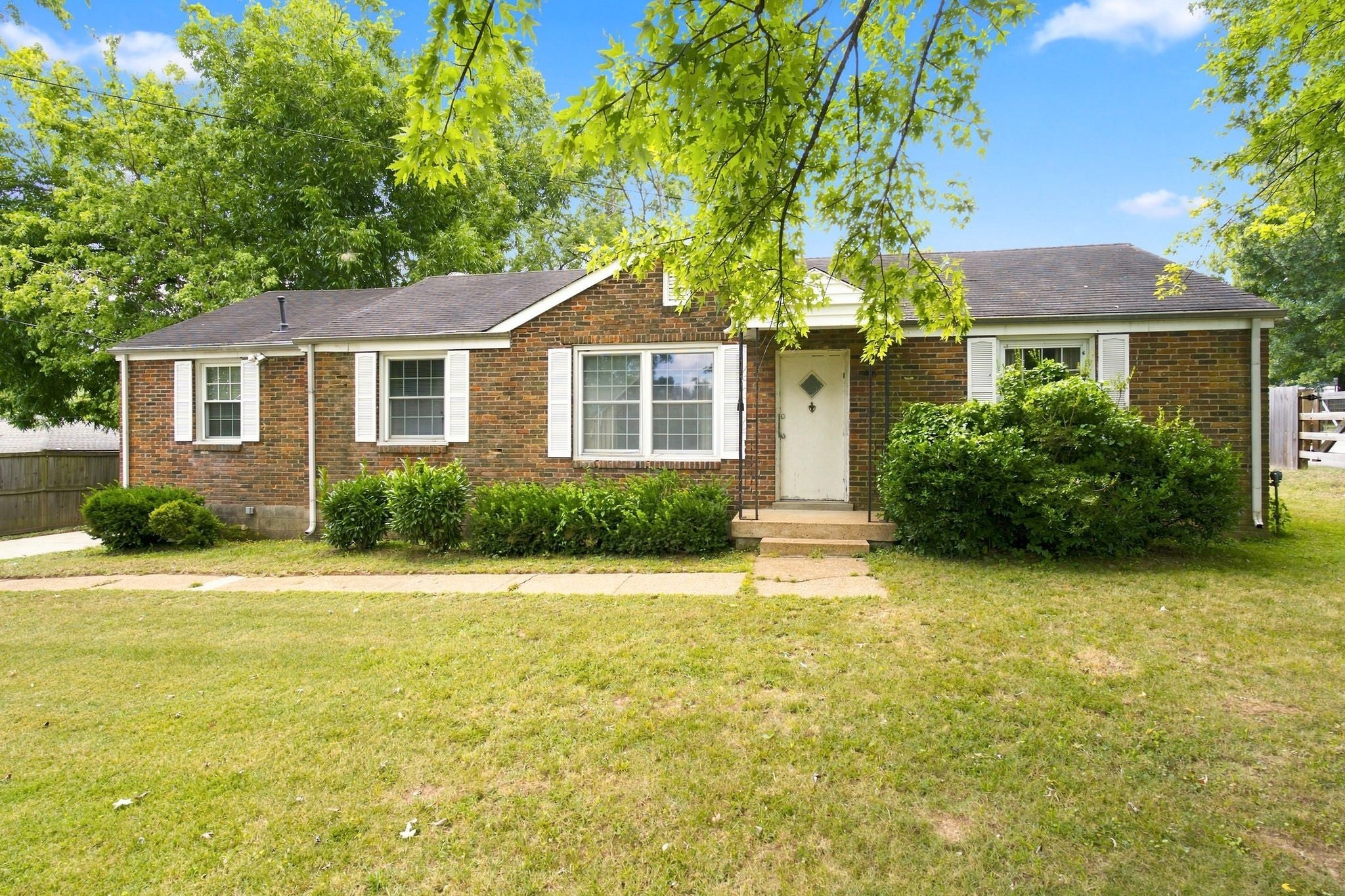 3-bed listing at 511 Brentlawn Dr, Nashville