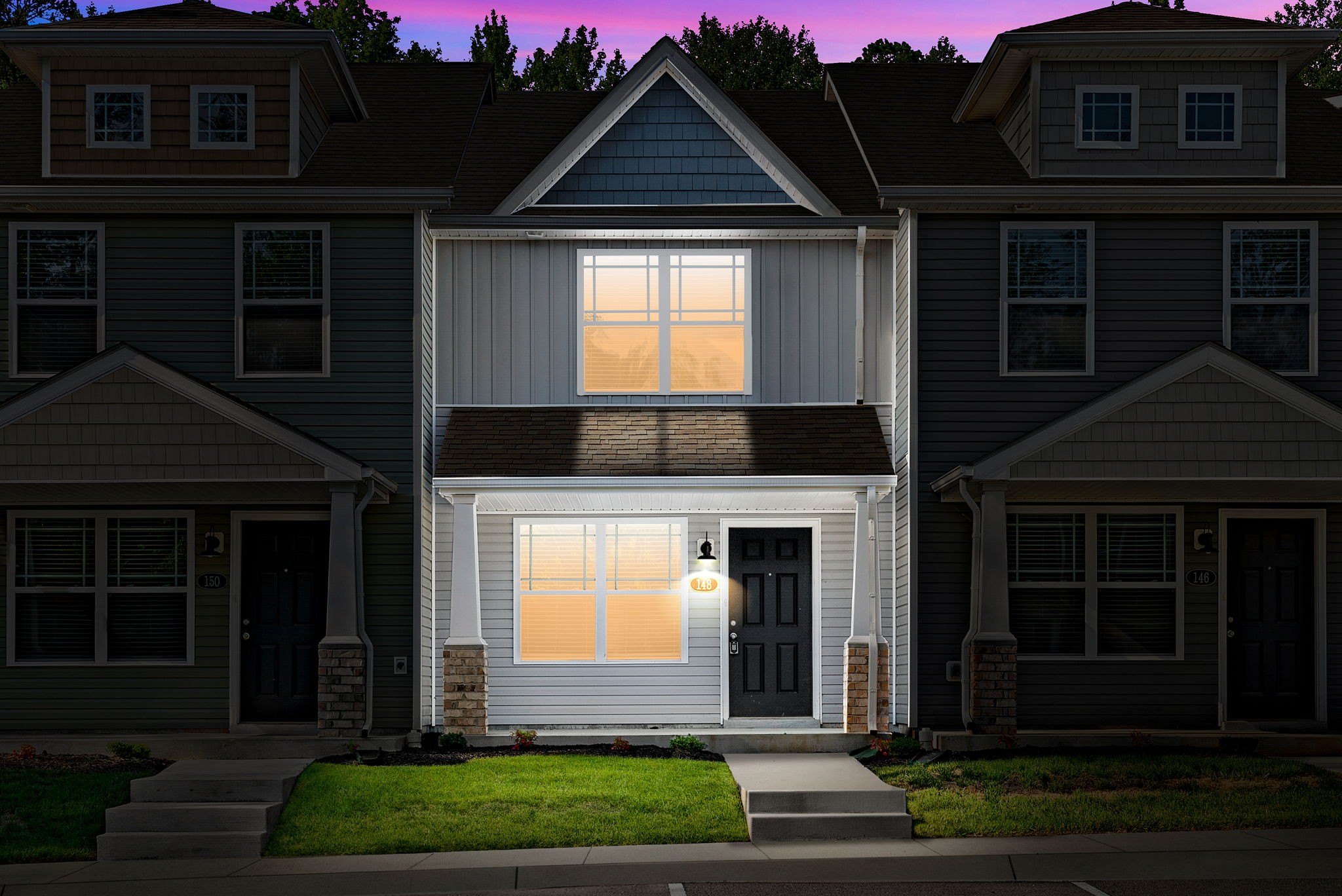 Clarksville, Tennessee 37040, United States, 2 Bedrooms Bedrooms, ,3 BathroomsBathrooms,Residential,Active,58261