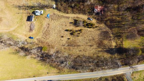 0 85 E of Old S #R E Gainesboro TN 38562