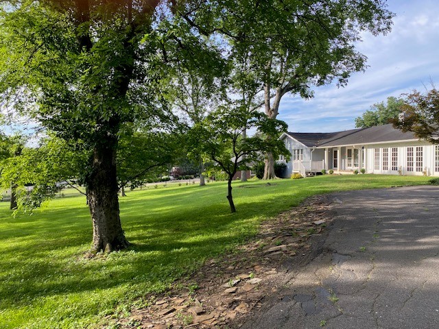 121 Vaughns Gap Rd