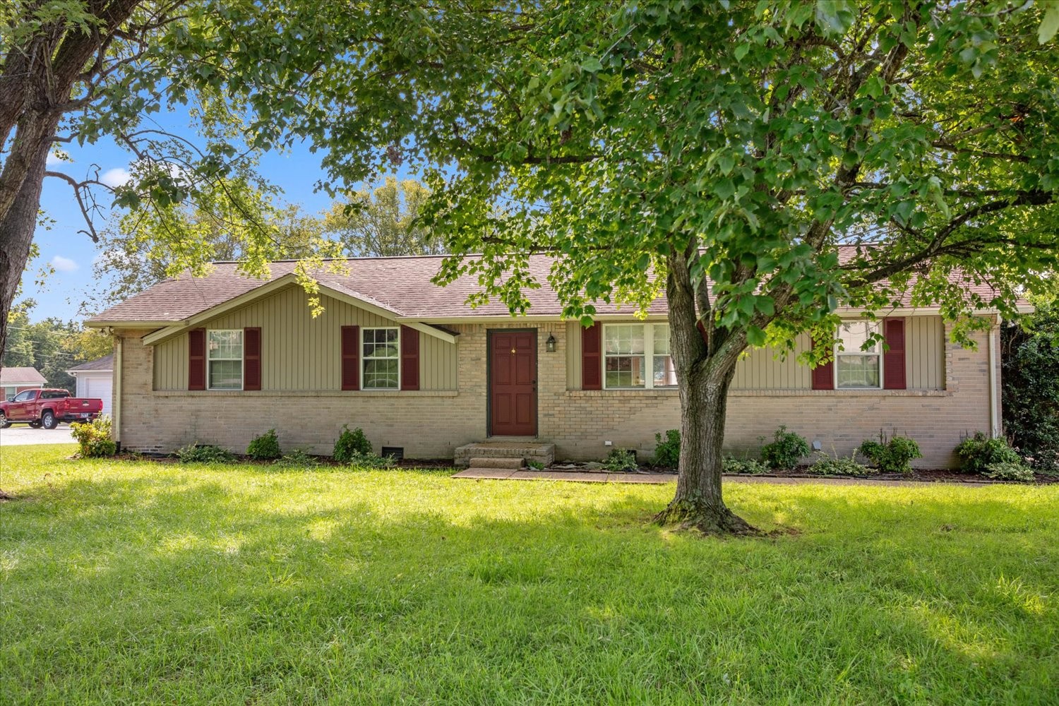 View Columbia, TN 38401 house