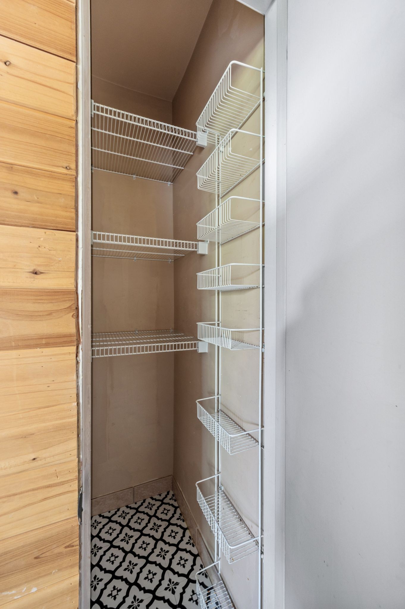 Nashville, Tennessee 37204, United States, 3 Bedrooms Bedrooms, ,2 BathroomsBathrooms,Residential,Active,201102