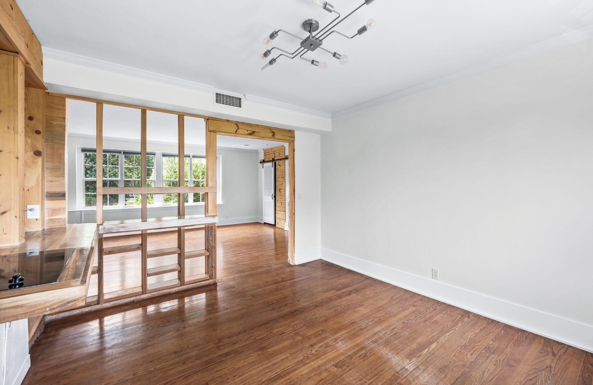 Nashville, Tennessee 37204, United States, 3 Bedrooms Bedrooms, ,2 BathroomsBathrooms,Residential,Active,201102