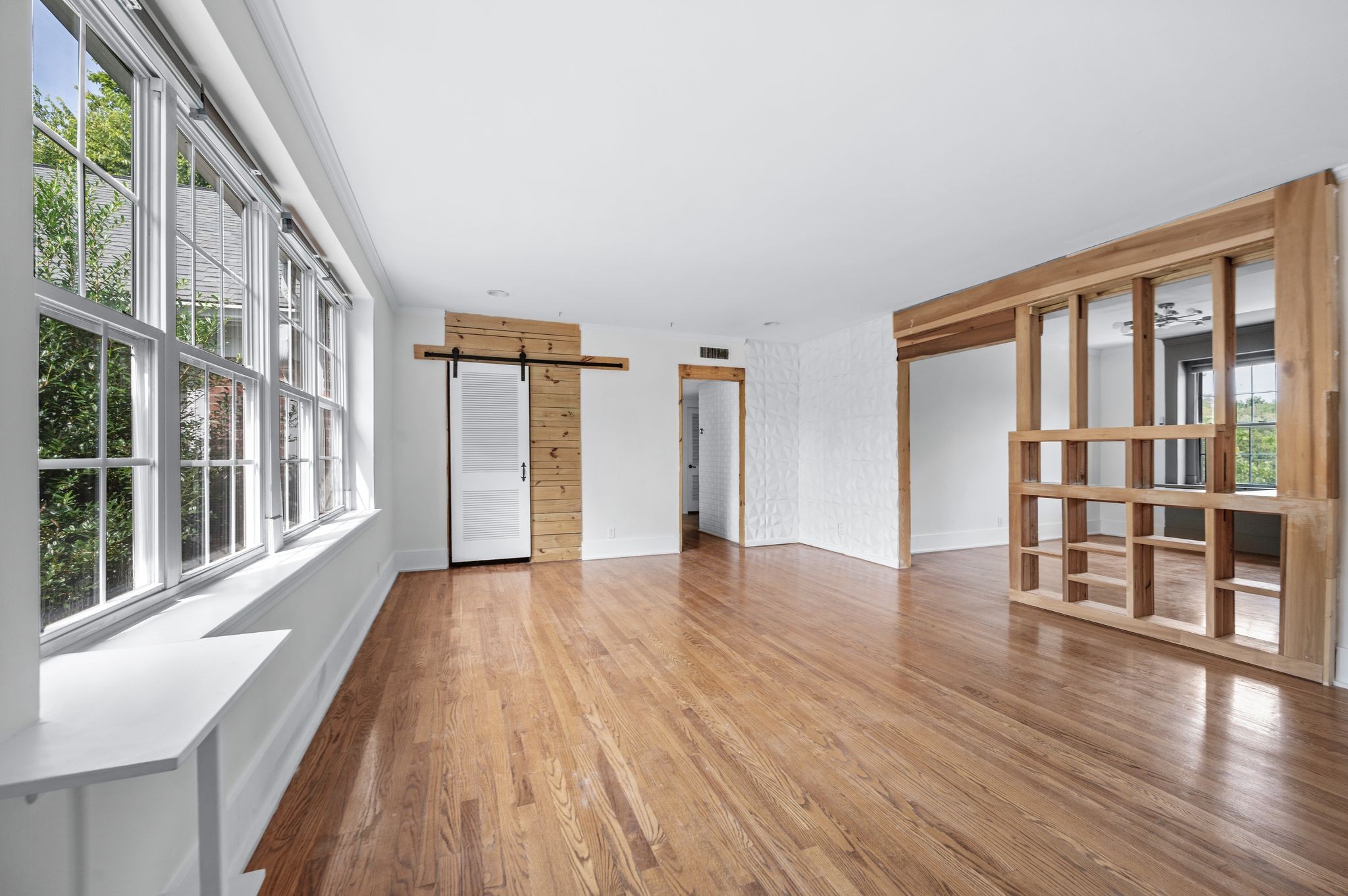 Nashville, Tennessee 37204, United States, 3 Bedrooms Bedrooms, ,2 BathroomsBathrooms,Residential,Active,201102