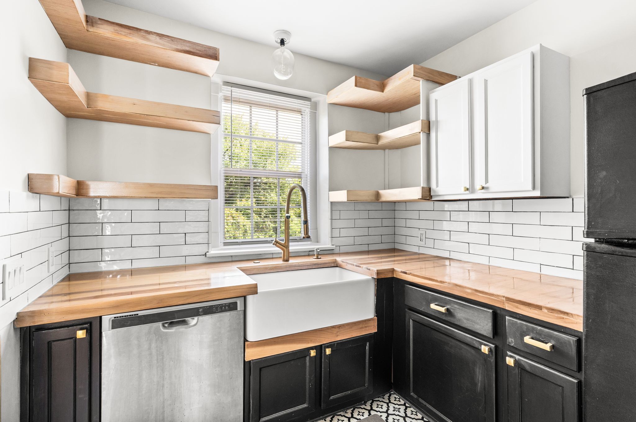 Nashville, Tennessee 37204, United States, 3 Bedrooms Bedrooms, ,2 BathroomsBathrooms,Residential,Active,201102