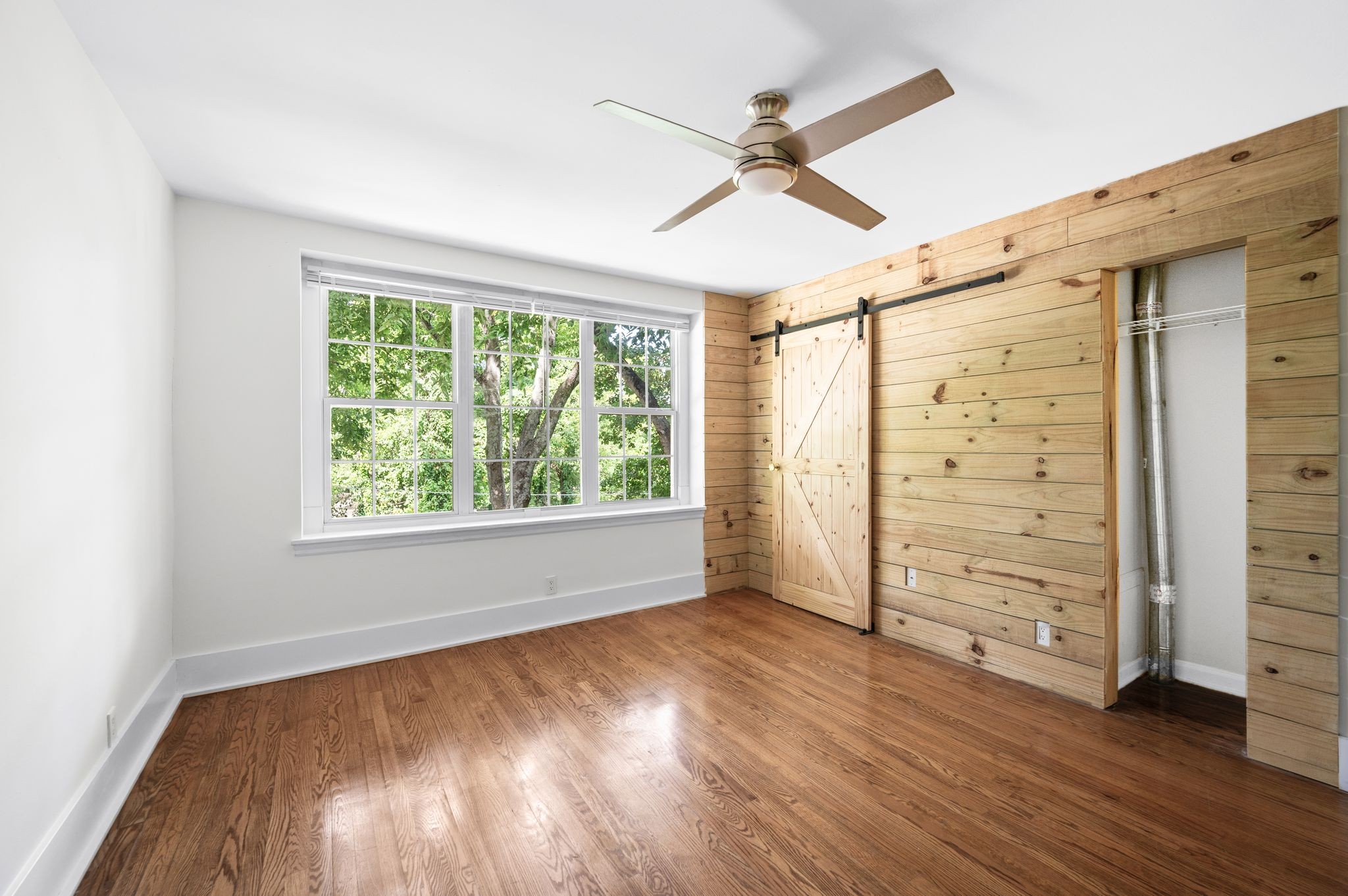 Nashville, Tennessee 37204, United States, 3 Bedrooms Bedrooms, ,2 BathroomsBathrooms,Residential,Active,201102