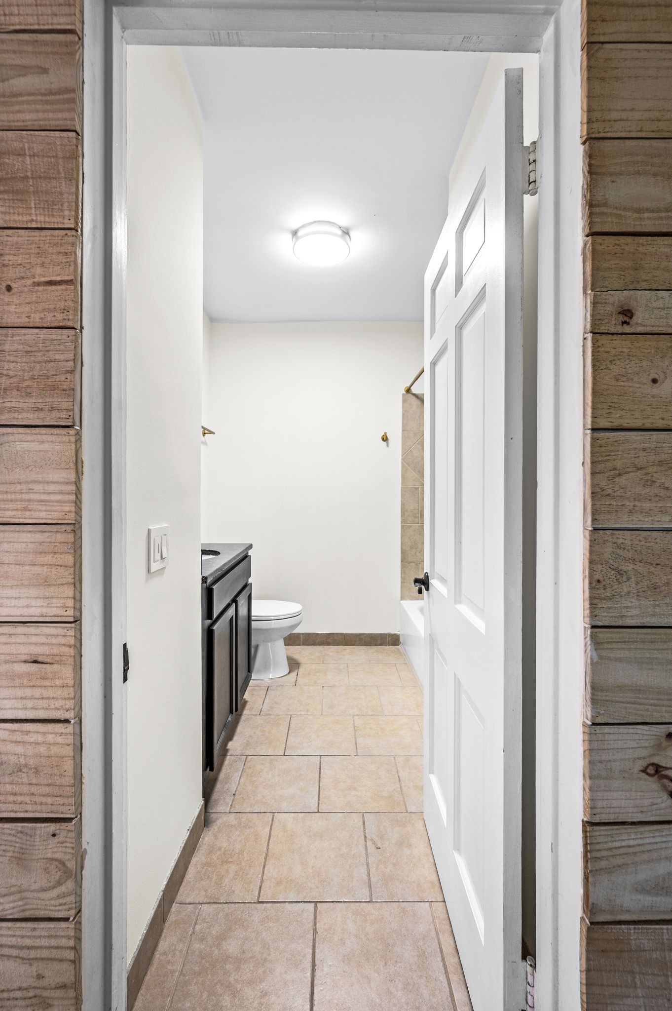 Nashville, Tennessee 37204, United States, 3 Bedrooms Bedrooms, ,2 BathroomsBathrooms,Residential,Active,201102