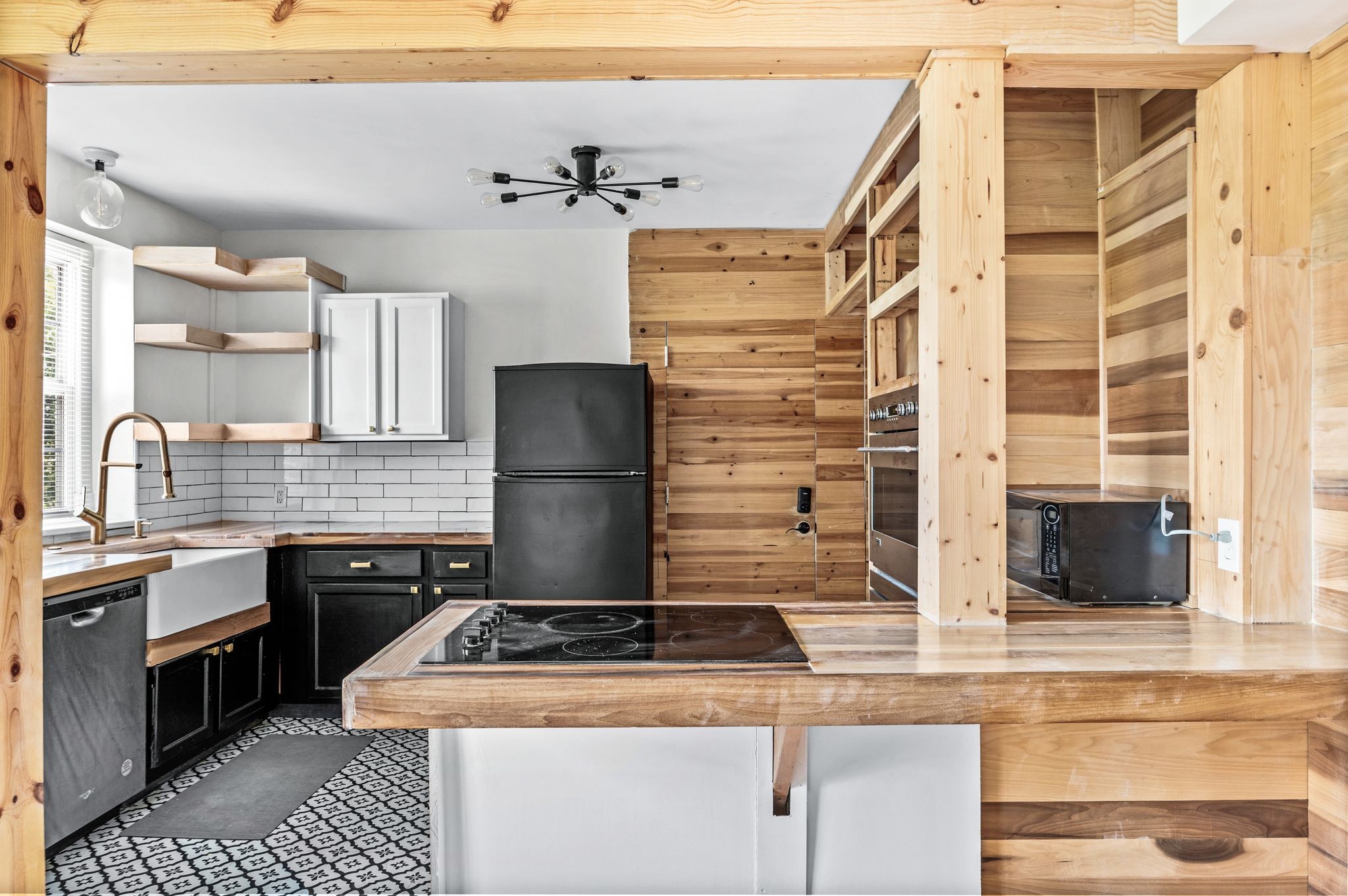 Nashville, Tennessee 37204, United States, 3 Bedrooms Bedrooms, ,2 BathroomsBathrooms,Residential,Active,201102