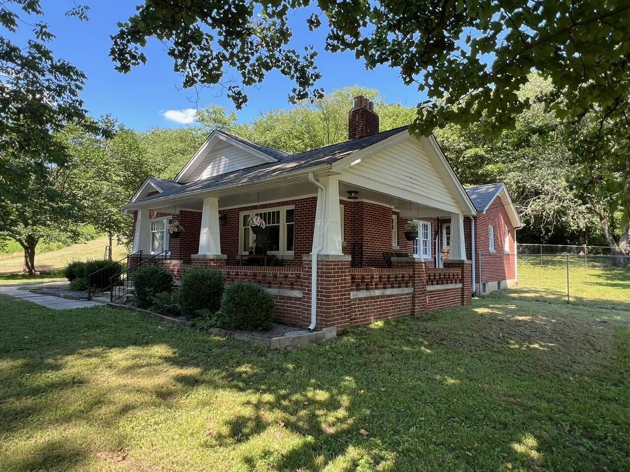 1121 S Grundy Quarles HWY