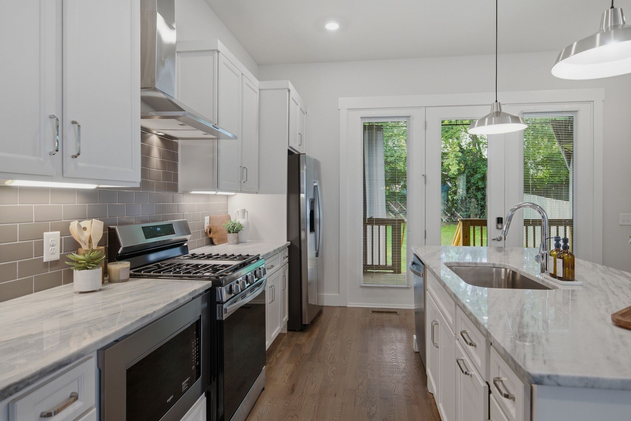 4-bed listing at 1610 Essex Ave, Nashville