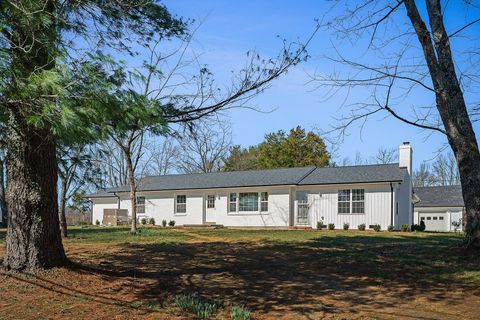 5898 Hilham Rd Cookeville TN 38506