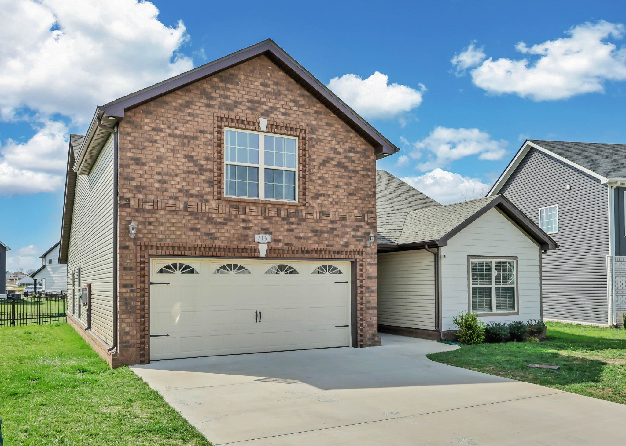 516 Castle Pinckney Ln