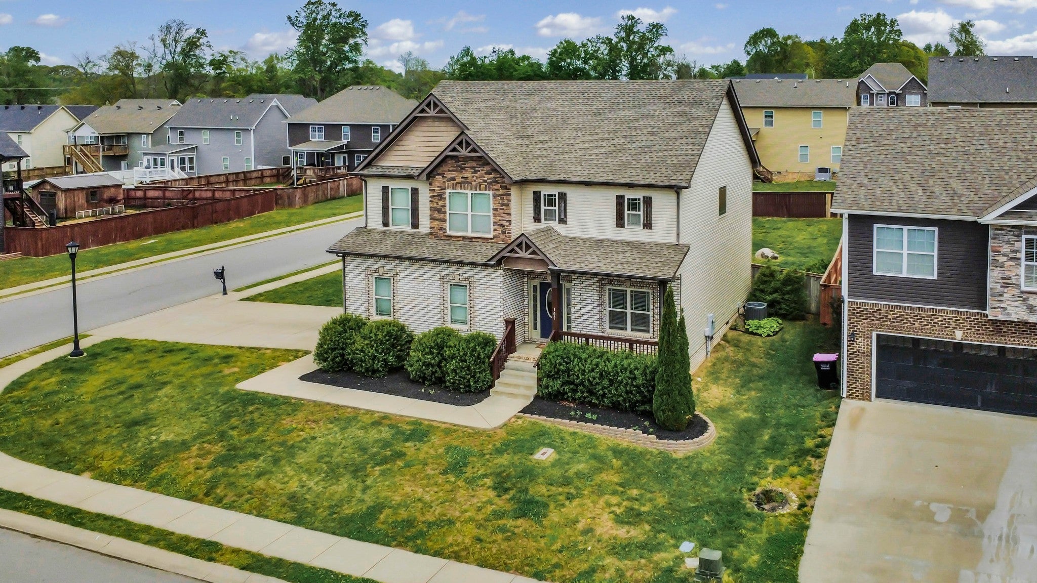 109 Easton Dr