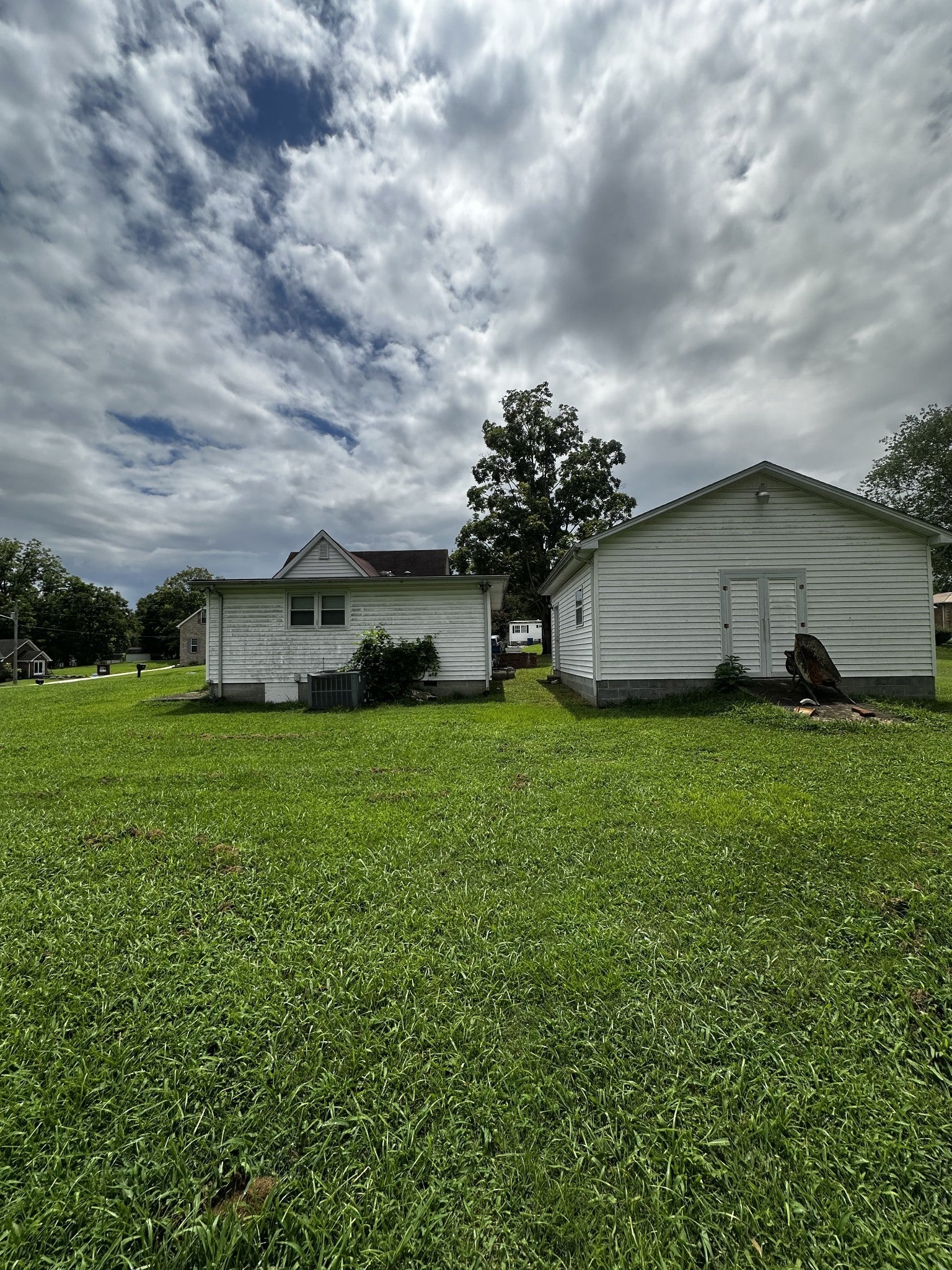 613 E Harp St