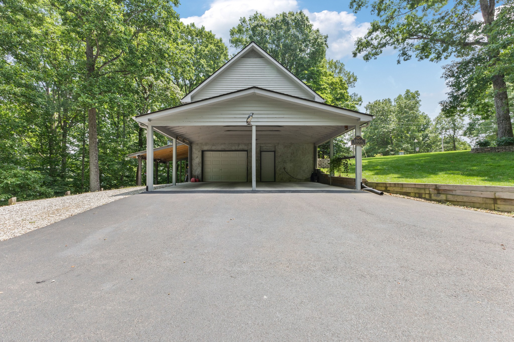1006 Blackburn Ct