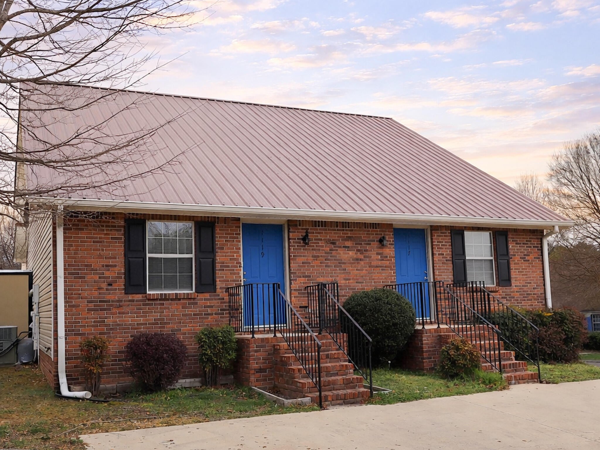 11171119 Village Court Court