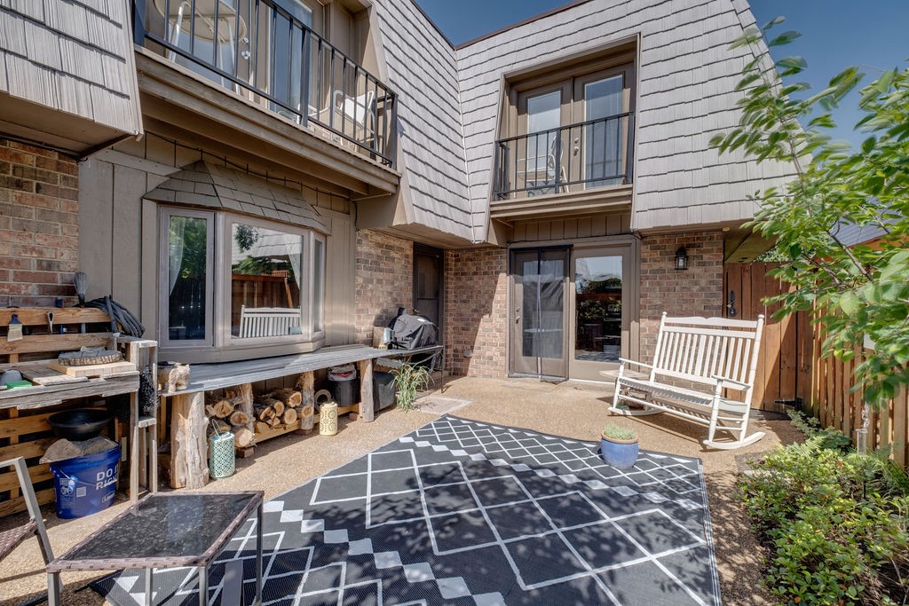 103 Cedarwood Ln