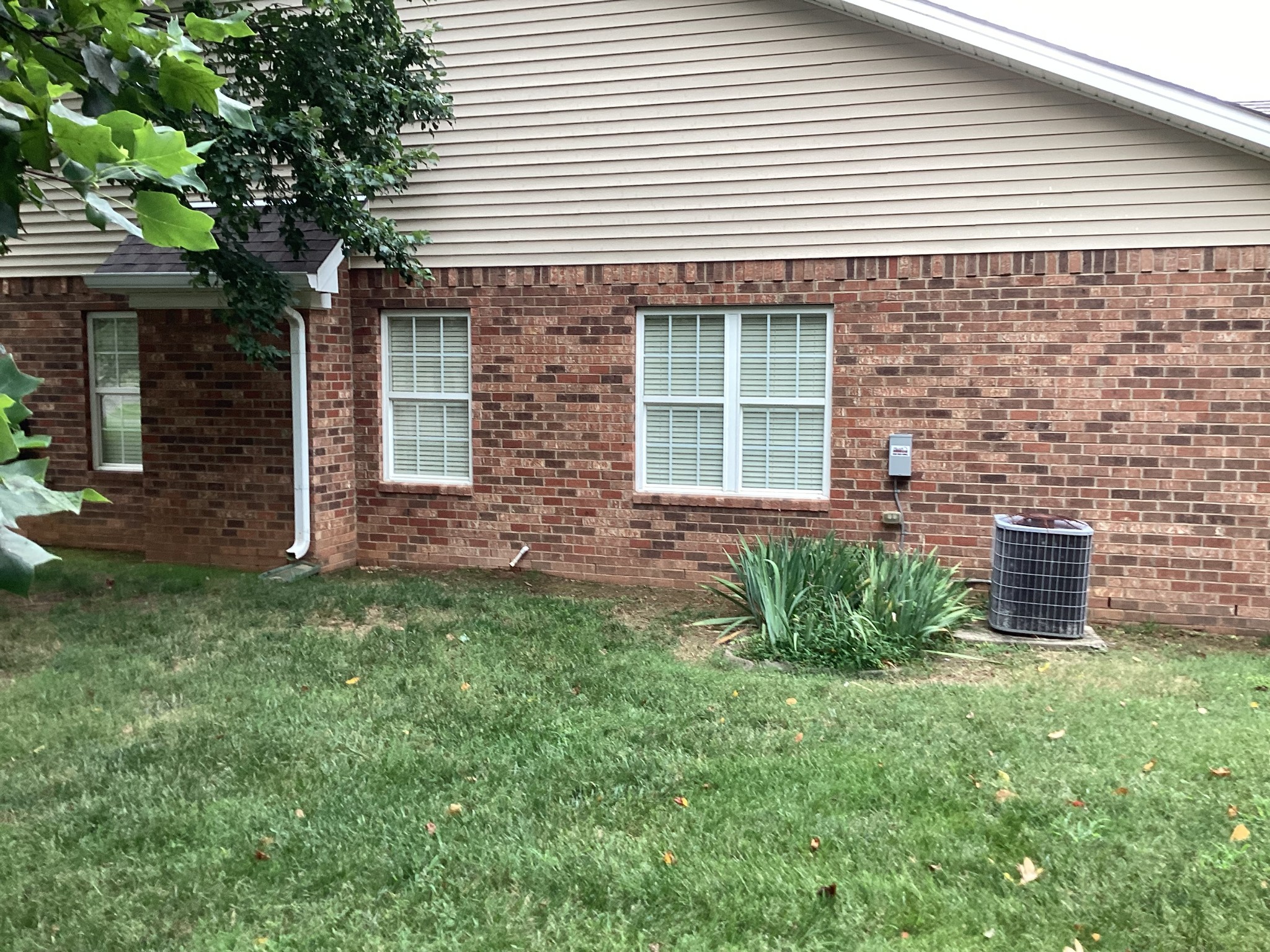 404 Village Green Cir