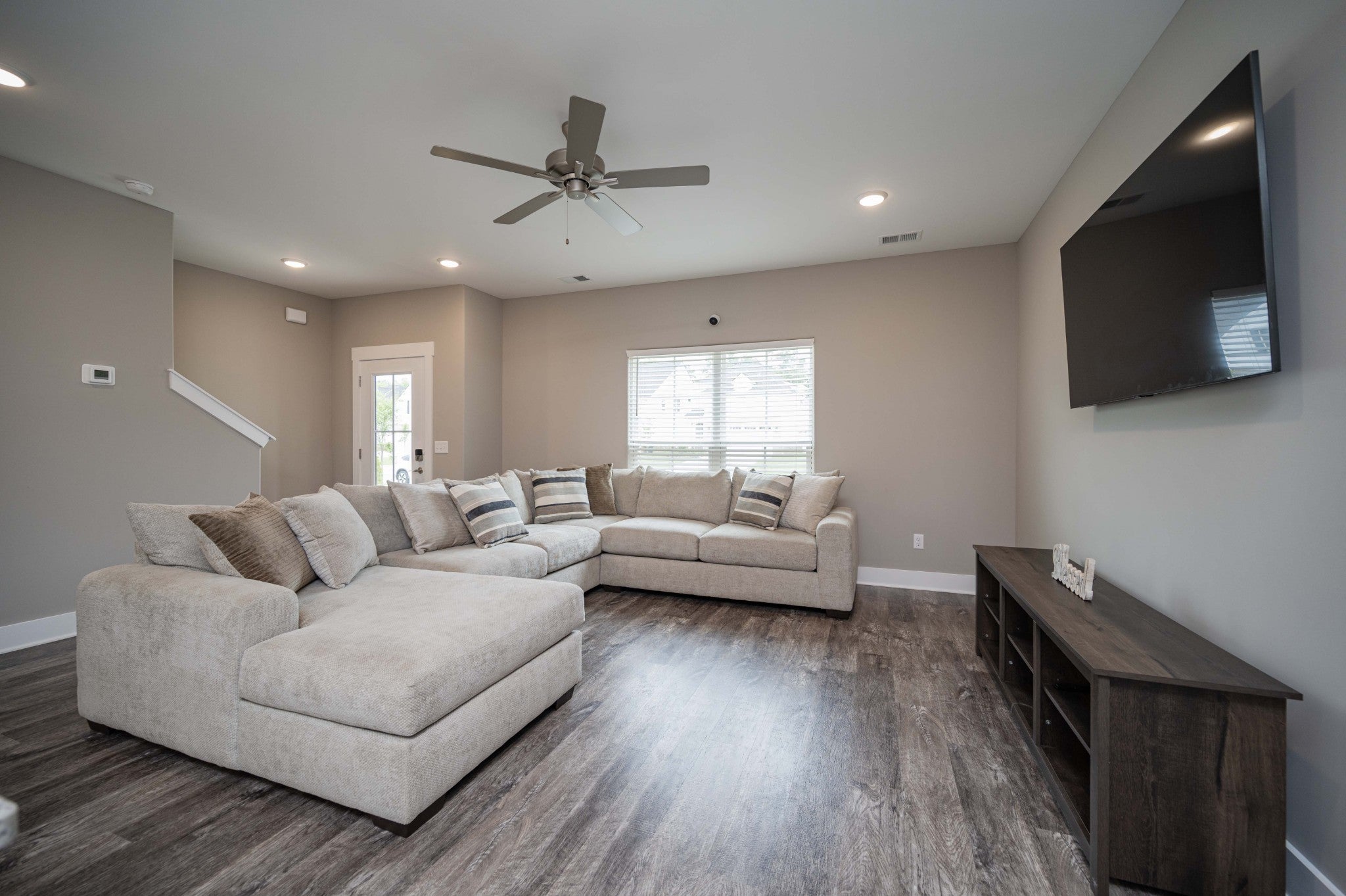 2160 Barringer Ln - Photo 2
