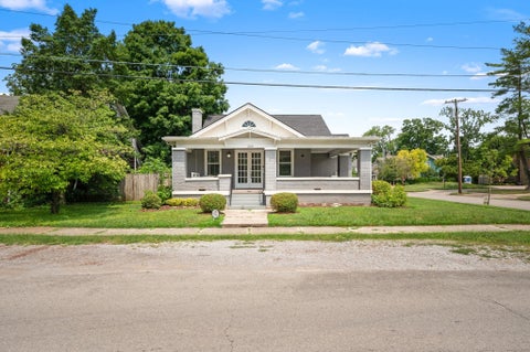 Photo of 200 N Academy St, Murfreesboro, TN 37130 (MLS # 3619753)