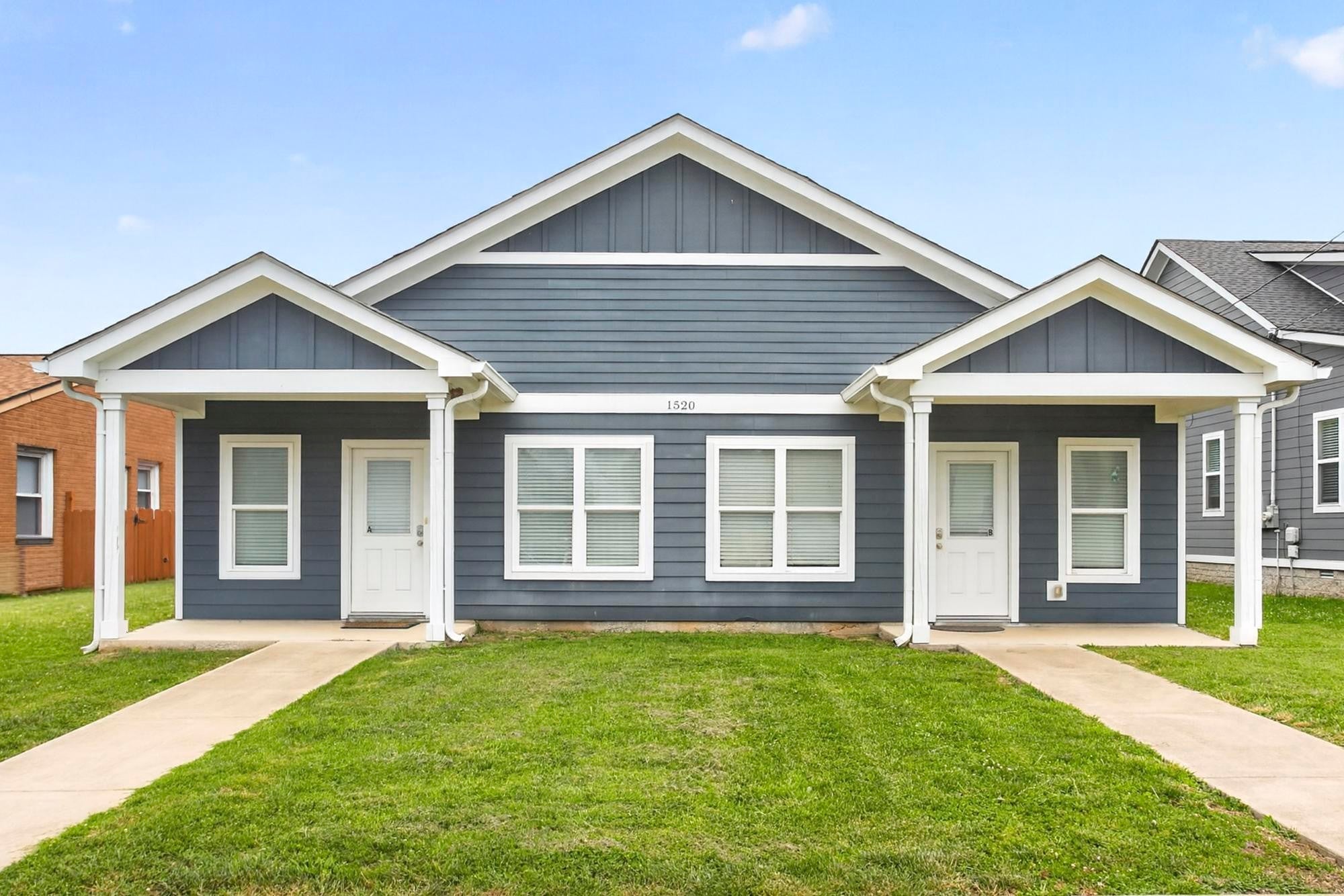listing at 1520 16th Ave N, Nashville