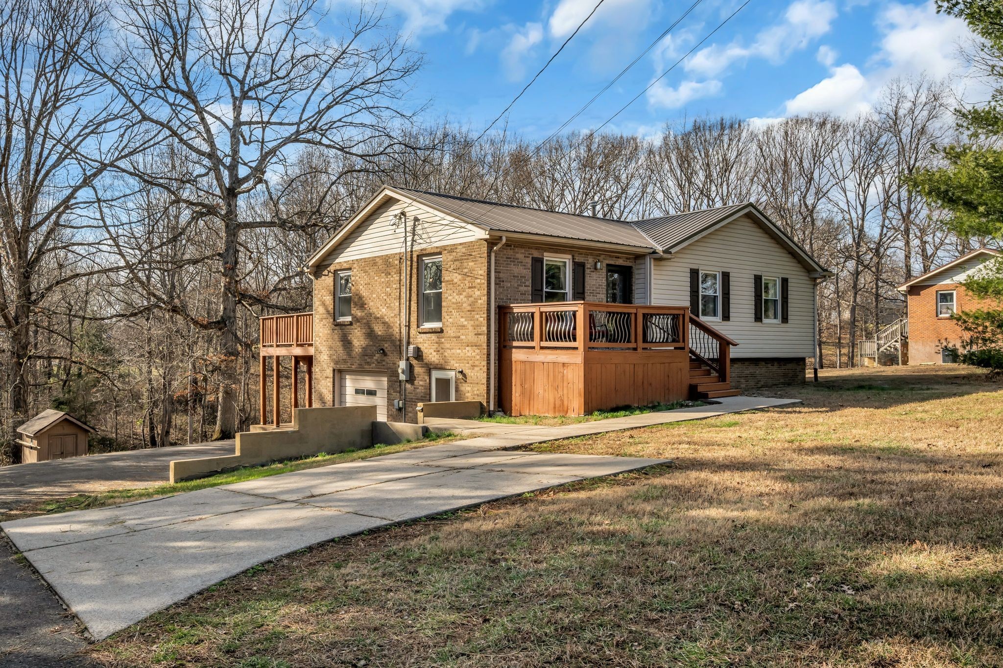 1006 Twin Oaks Dr