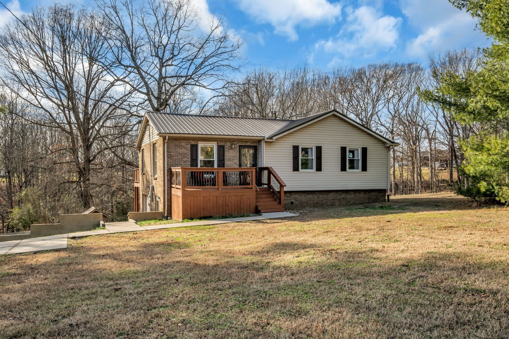 1006 Twin Oaks Dr