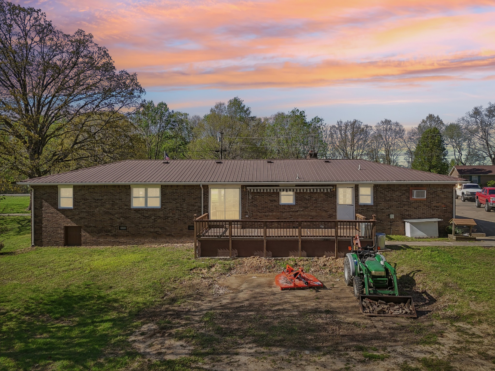 550 Lakeview Cir