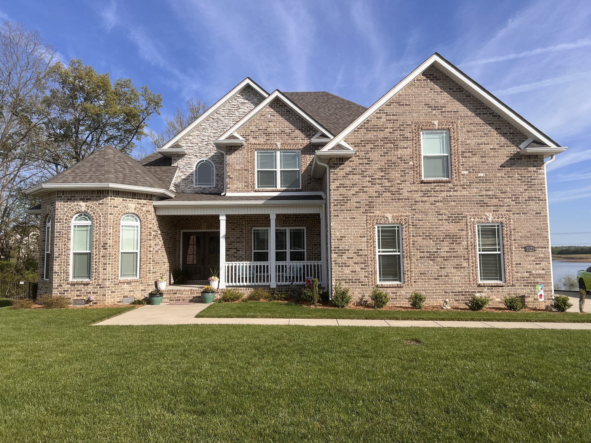 1121 Archibald Dr