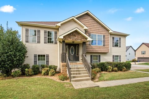 3616 Fox Den Ln Clarksville TN 37040