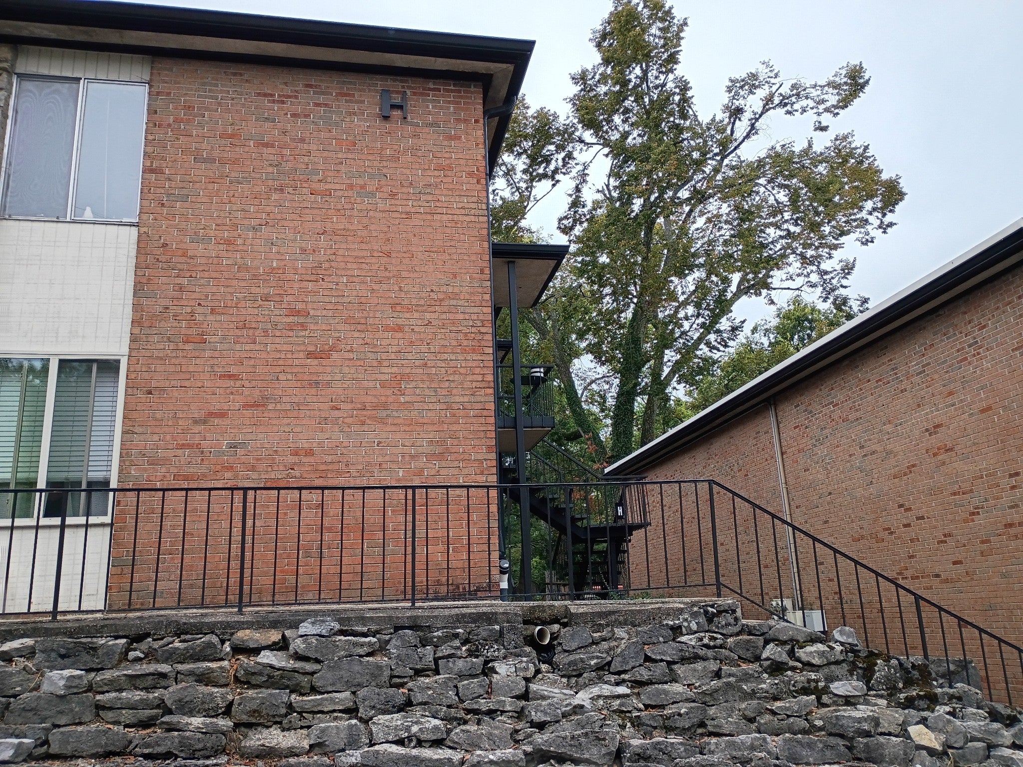 1.0-bed rental at 2601 Hillsboro Pike H16