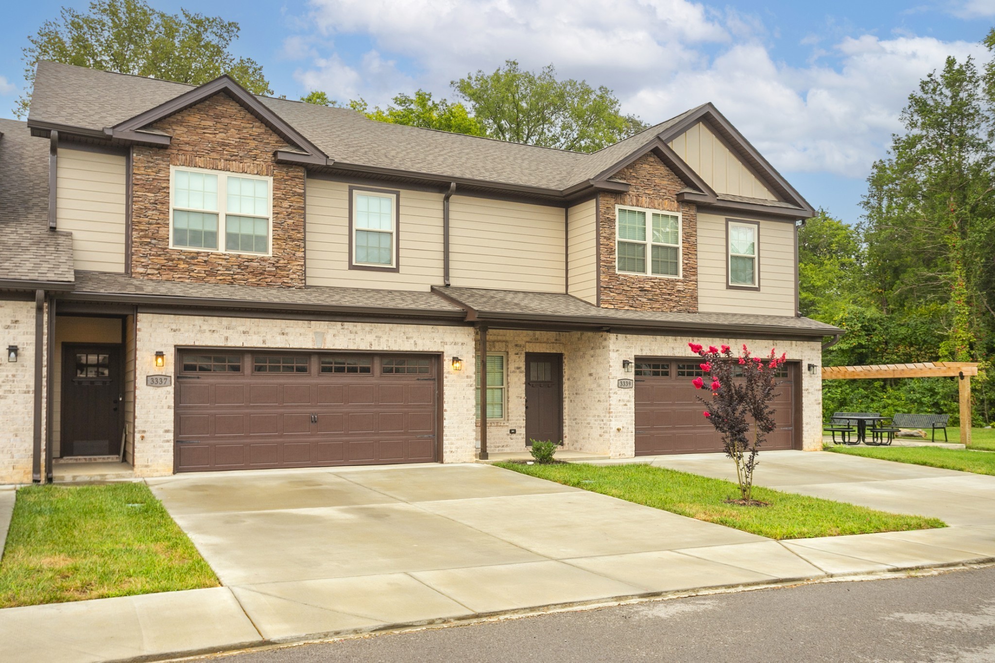 3337 Alta Ln