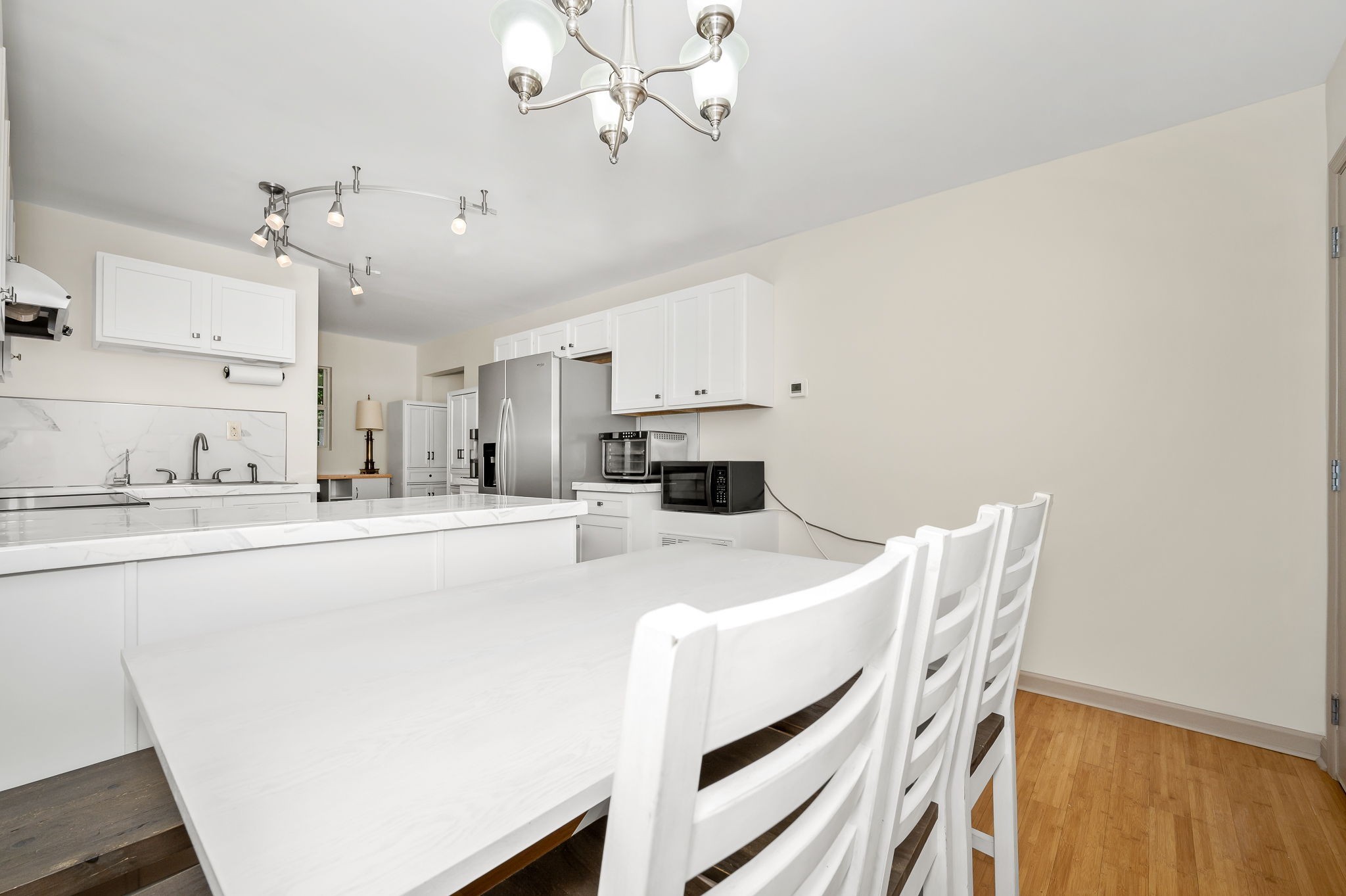 1555 Gassaway Main St