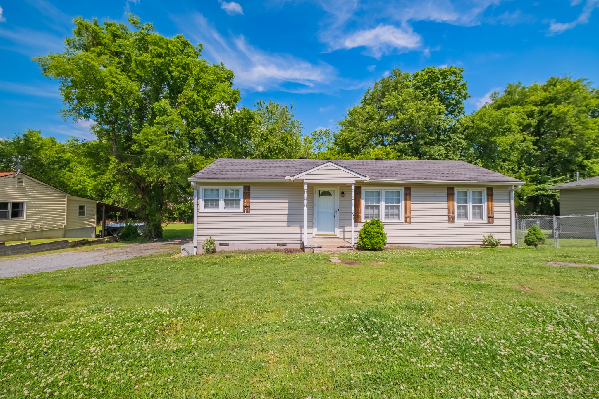 1025 Fairfield Pike