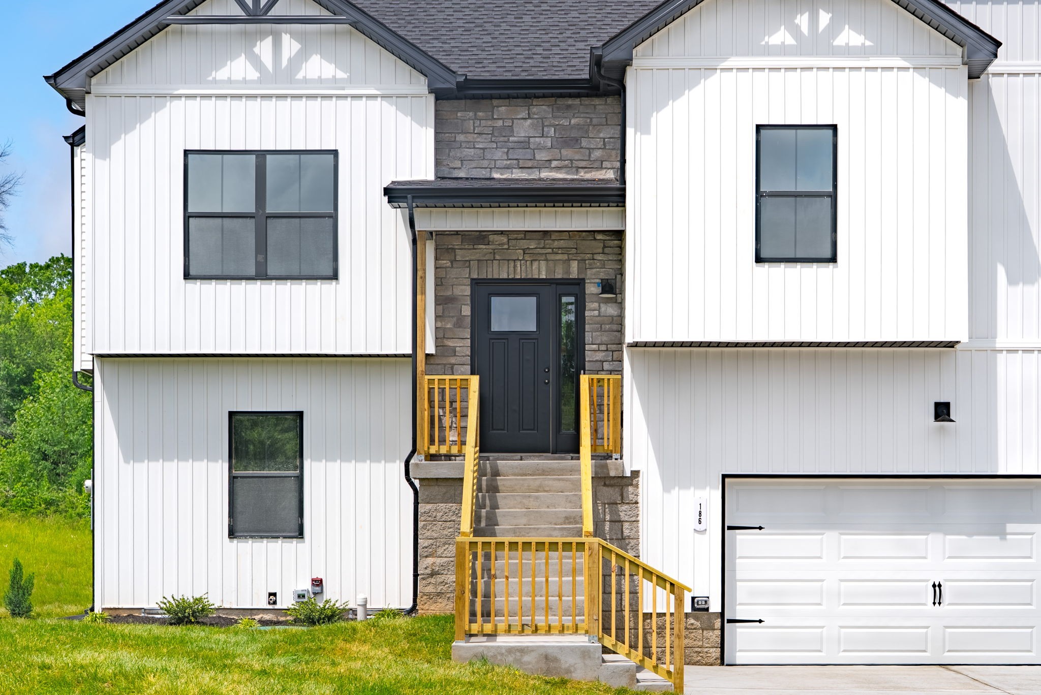186 Dewberry Ct